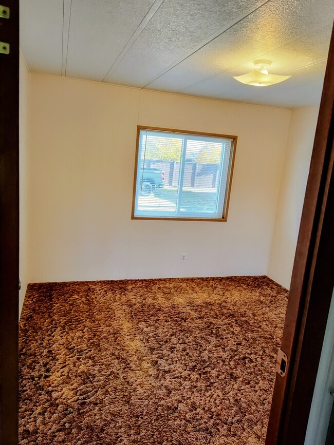 Building Photo - 1715 17th Ave S