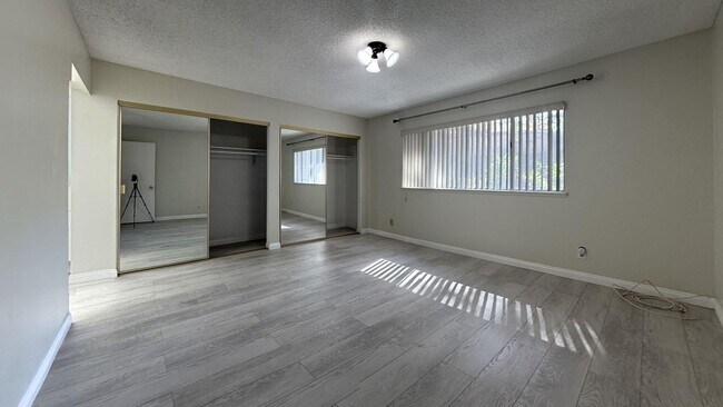 Building Photo - 148 Carmody St