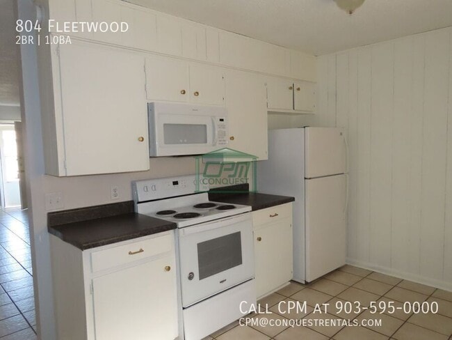 Building Photo - 804 Fleetwood-