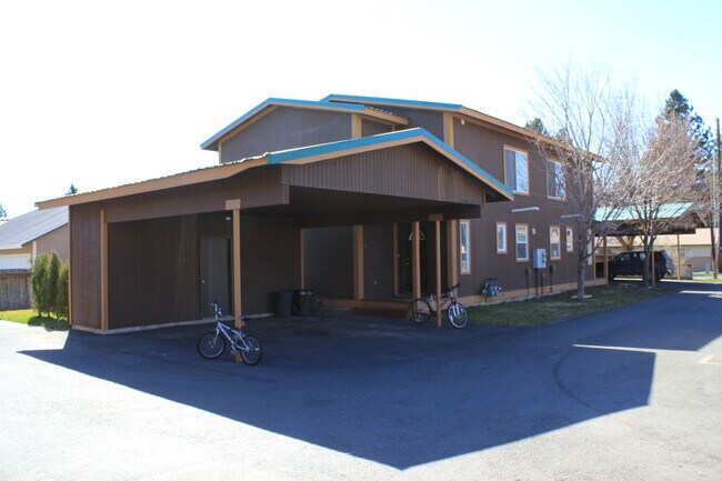 Primary Photo - 1300 N Brooklane St