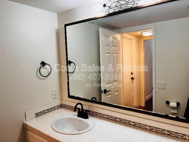 Building Photo - 2204 Plaza De Las Flores Plz
