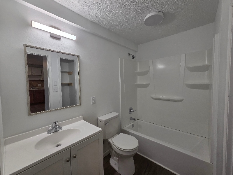 Building Photo - 1312 E Wilson Ave