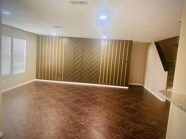 Building Photo - 5418 Cinnamon Lake Dr