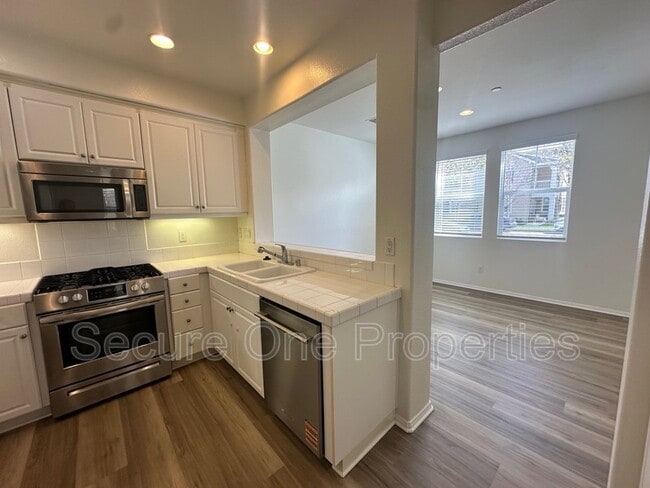 Building Photo - 3003 Shenandoah Dr