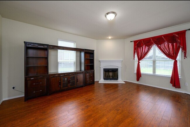 Building Photo - 800 Cormorant Dr