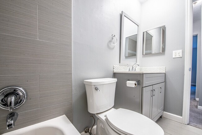 Building Photo - 5101 Carriage Way Dr