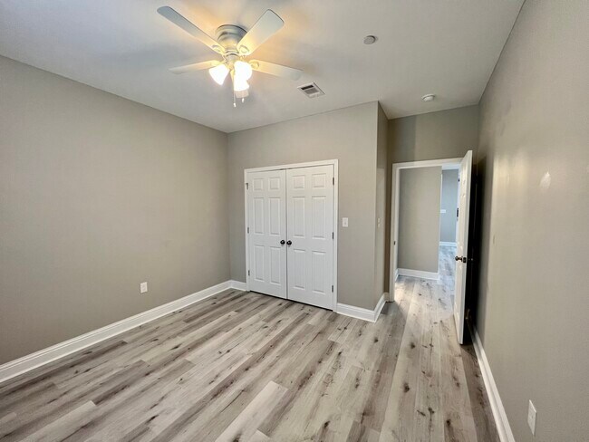 Building Photo - 15536 Quail Creek Cove