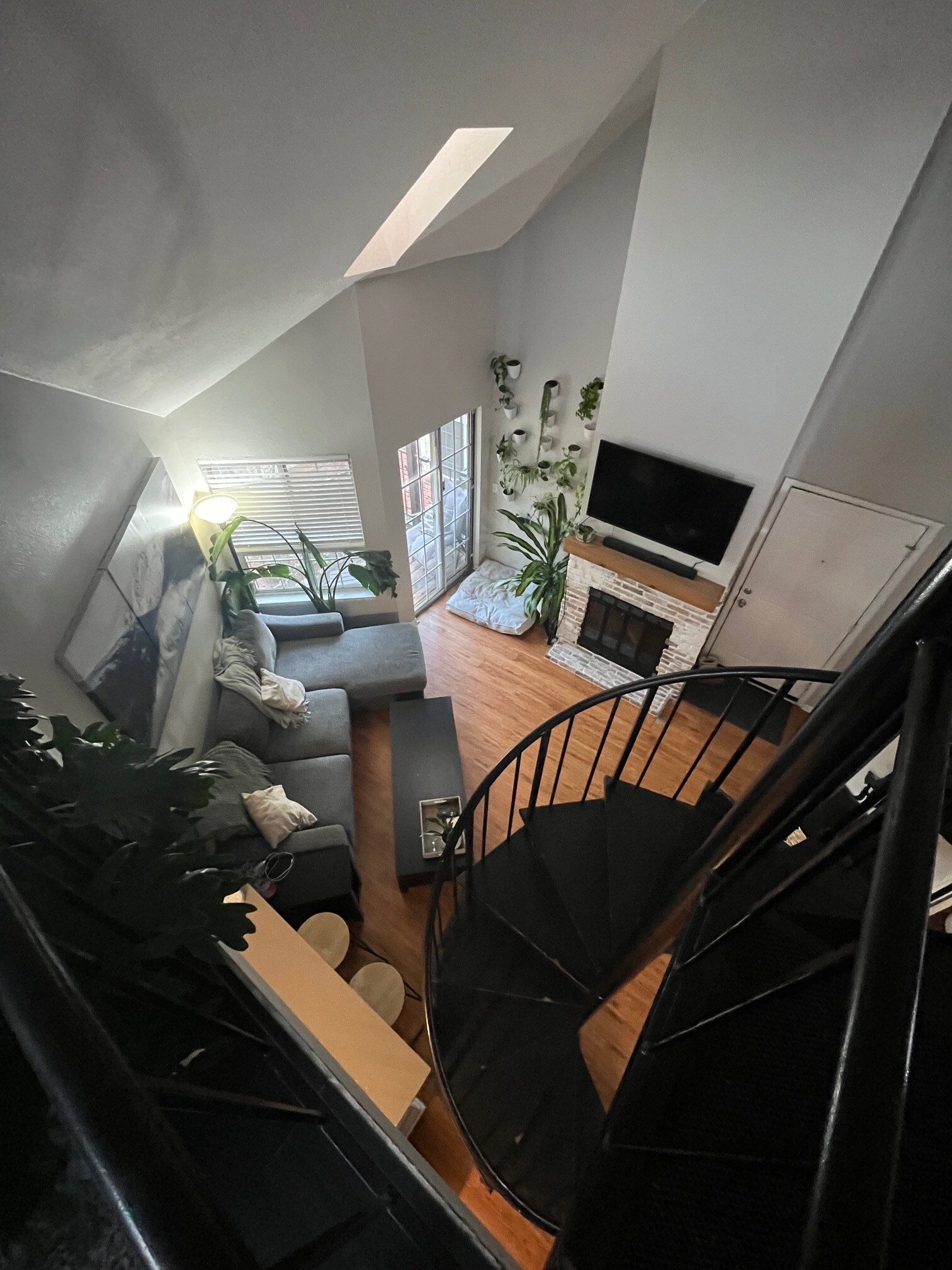 Building Photo - 13742 E Lehigh Ave