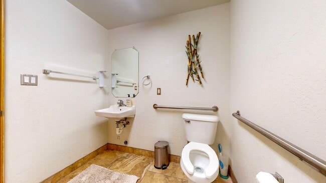 Building Photo - 218 Cynthia Loop NW