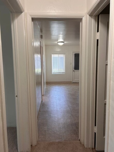 Building Photo - 2836 Jarvis St