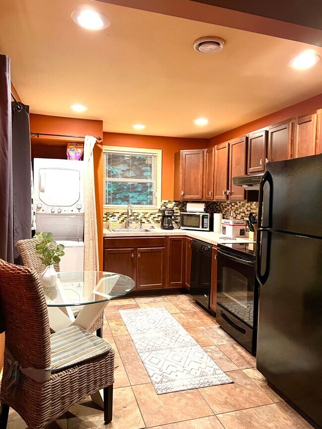 Building Photo - Completely Furnished Rental, 2 Bedrooms in...