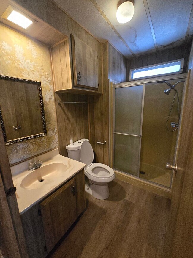 Building Photo - 2 Bedroom, 2 Bathroom, Home in 55+ Community - Available Now!