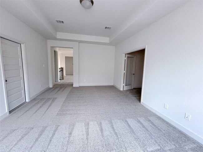 Building Photo - 5406 Holly Holw Ln