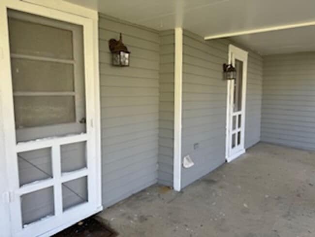 Building Photo - Guest House on Main Street