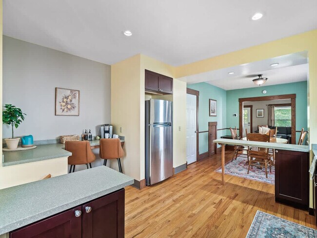 Building Photo - 679 Washington St