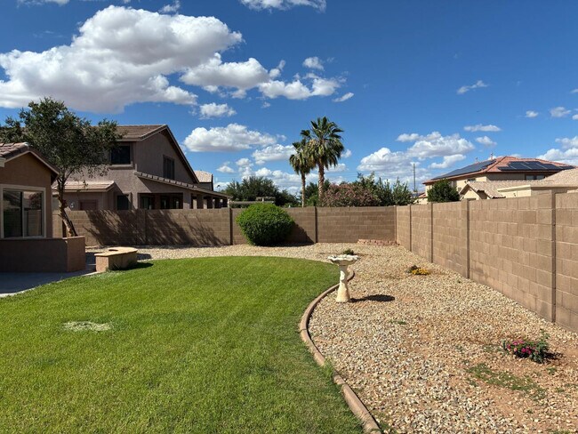 Building Photo - 12053 N 141st Dr
