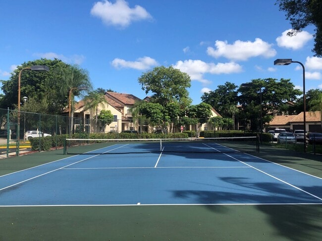 Building Photo - Lovely 1 Bedroom 1 Bath with GREAT AMENITIES!
