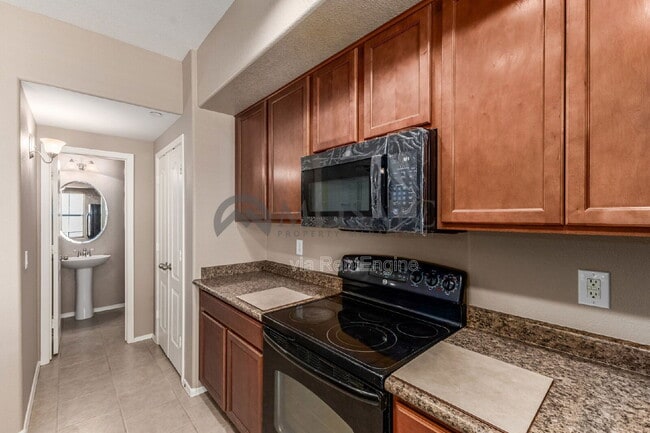 Building Photo - 900 S 94th St