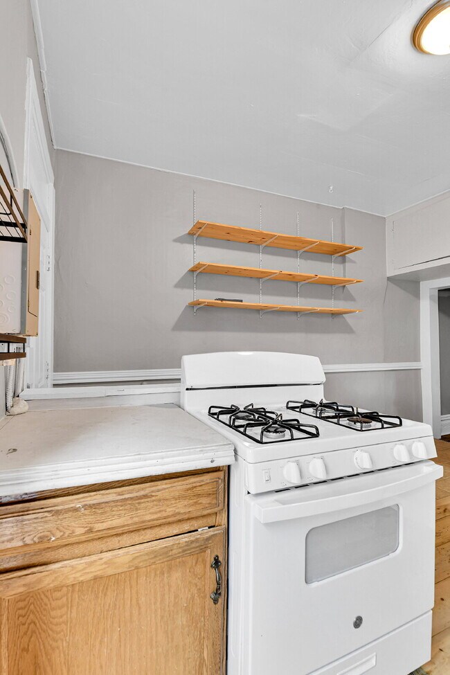 Building Photo - $1,570.00 - 1 Bed,1 Bath, Multiplex in Den...