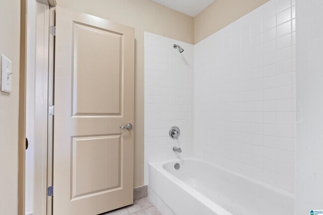 Building Photo - 2024 2nd Ave N