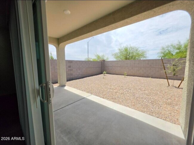Building Photo - 18399 W Buckskin Trl
