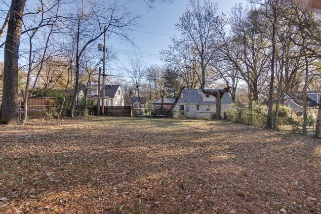 Building Photo - 950 Parkhaven Ln