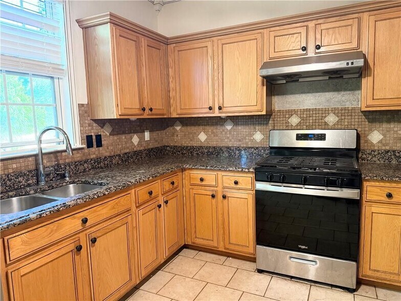 Building Photo - 6460 Whirlaway Dr
