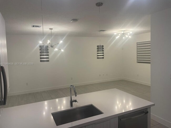 Building Photo - 10445 NW 81st Terrace