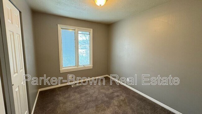 Building Photo - 204 E 735 S