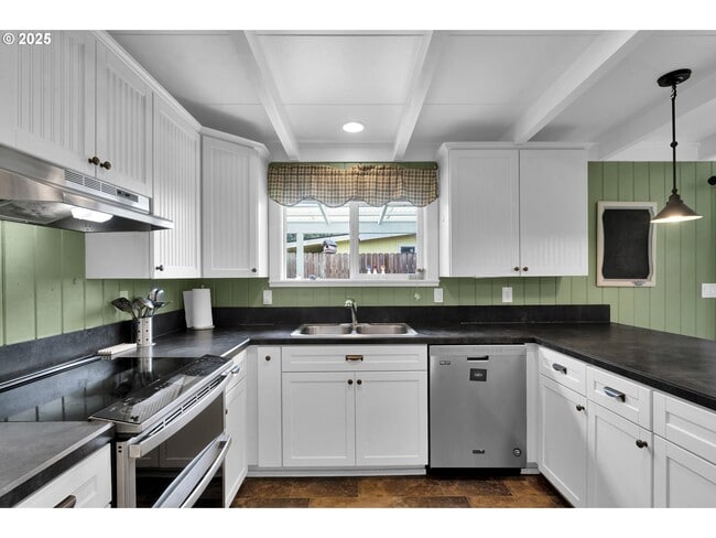 Building Photo - 679 Kingwood St