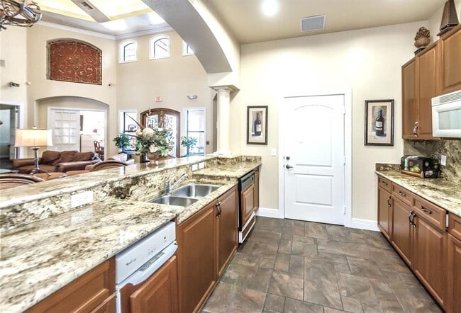 Building Photo - 2250 Portofino Pl