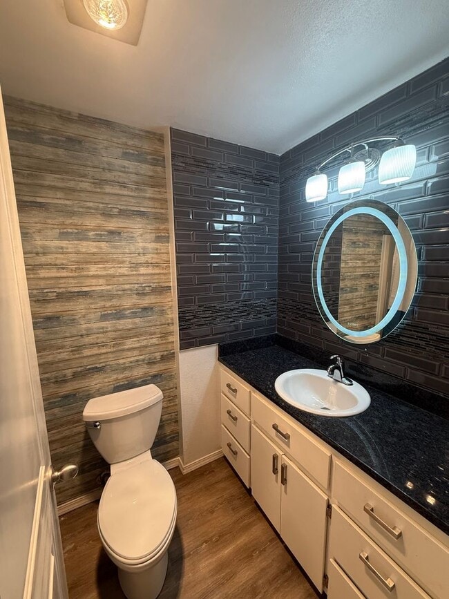 Building Photo - Updated 3+ Bedroom 2 Bath House with Large Fenced In Yard