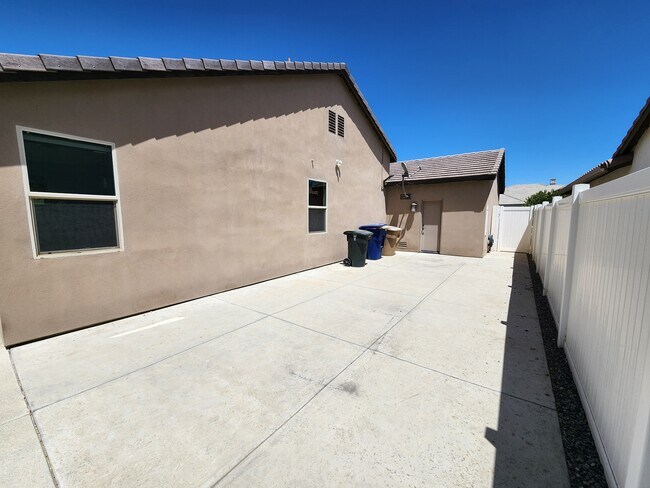 Building Photo - 2611 Barrowby St