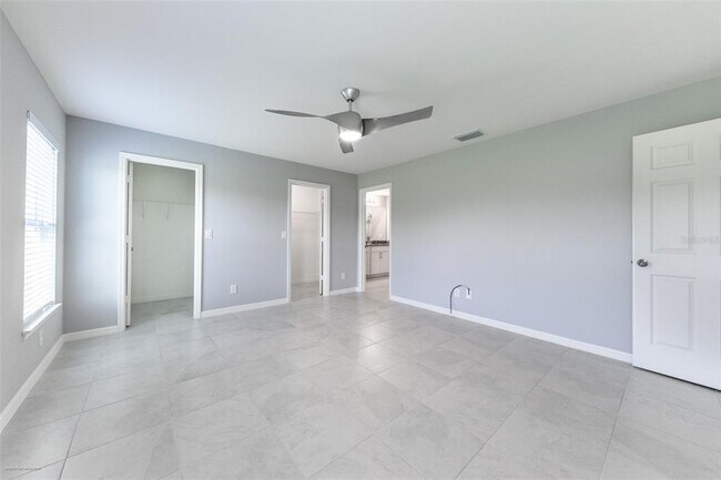 Building Photo - 25583 Deep Creek Blvd