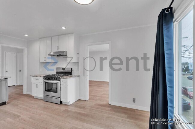 Building Photo - 1822 40th Ave