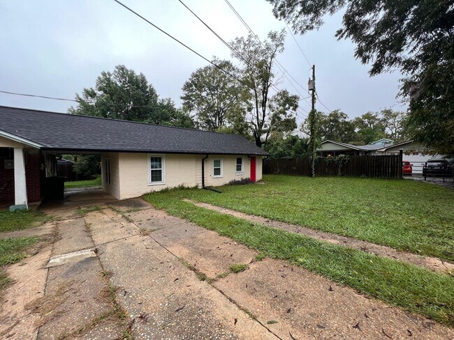 Building Photo - 1316 Aintree Ln