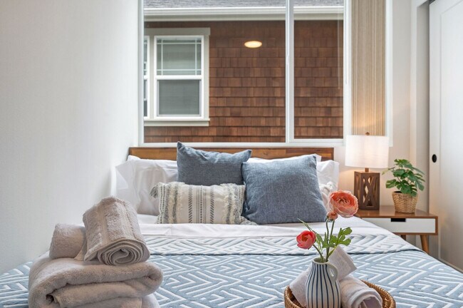 Building Photo - 34 W Cremona St