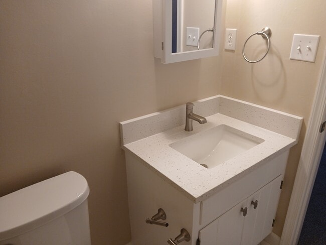 Building Photo - 412 Chinaberry Cir