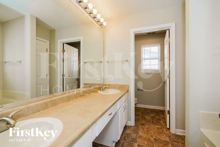 Building Photo - 11441 High Timber Dr