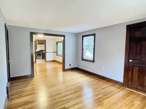 Building Photo - 90 Whiton Ave
