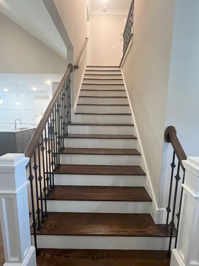 Building Photo - Luxury Townhouse in Summerfield NC