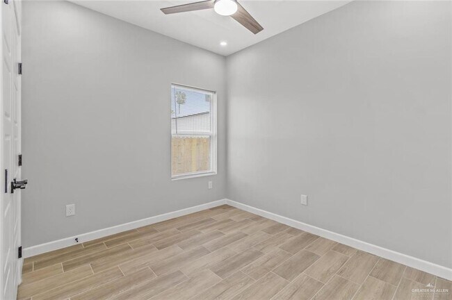 Building Photo - 103 Yosemite Dr