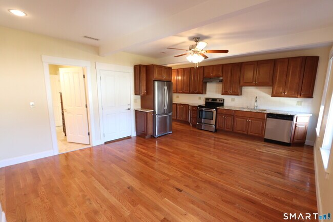 Building Photo - 67 Warren St