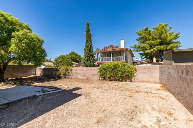 Building Photo - 5656 Maceta Ave