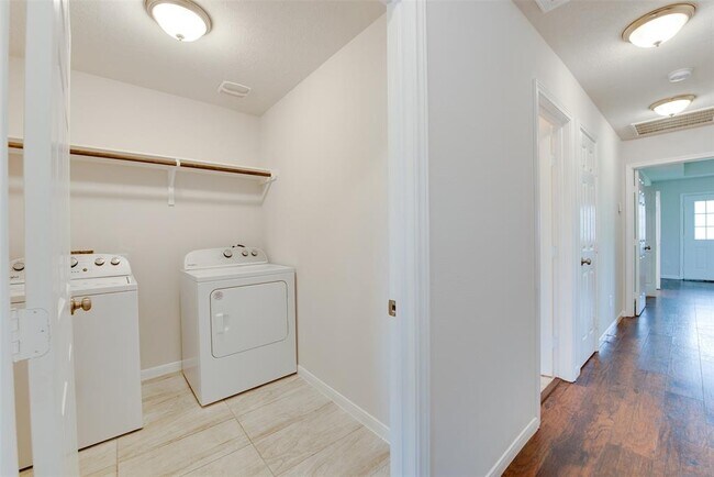 Building Photo - 5405 Groveton St