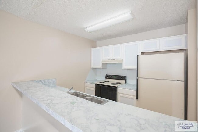 Building Photo - 1307 Lily Ln