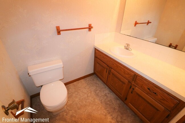 Building Photo - Beautiful duplex located in the hills of West Manhattan!