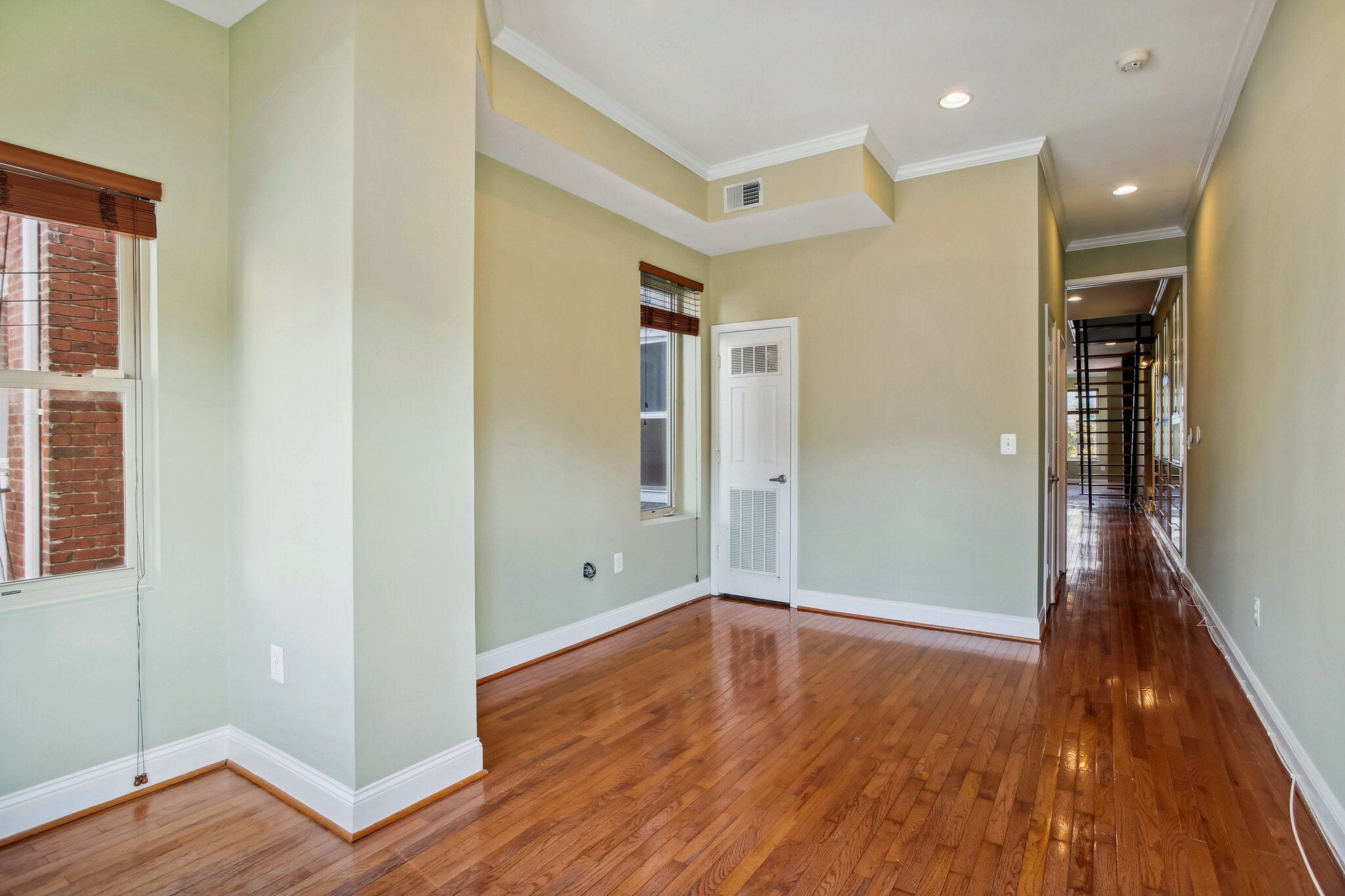 1st floor master ith own entry - 76 R St NW