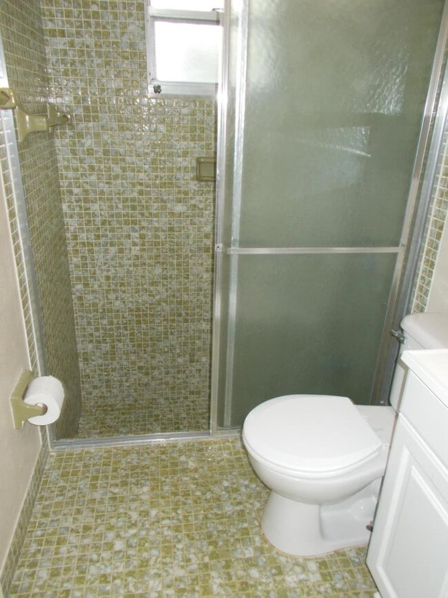 Building Photo - 4261 Island Cir