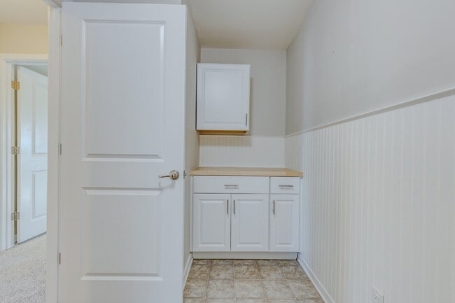 Building Photo - 2704 Orleans Dr